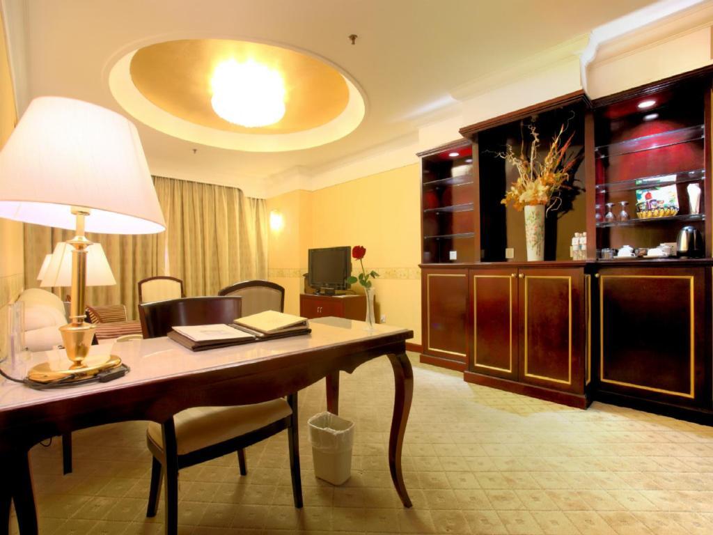Beijing King Wing Hot Spring Hotel Номер фото