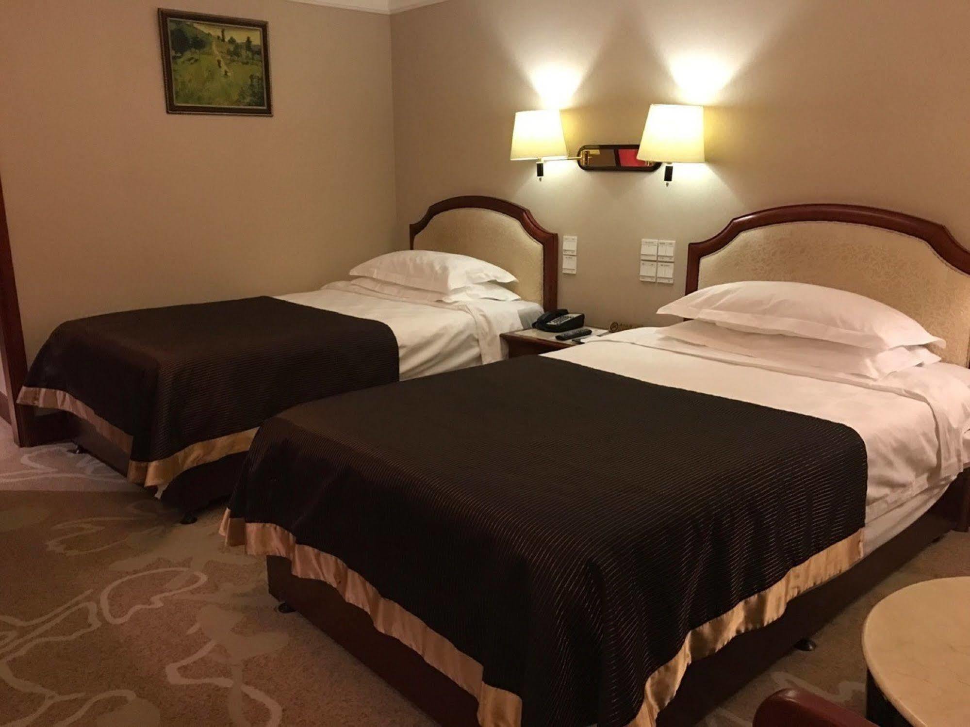 Beijing King Wing Hot Spring Hotel Екстер'єр фото