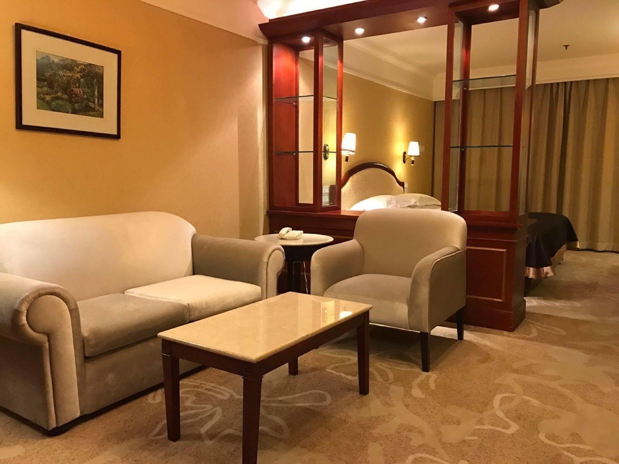 Beijing King Wing Hot Spring Hotel Екстер'єр фото