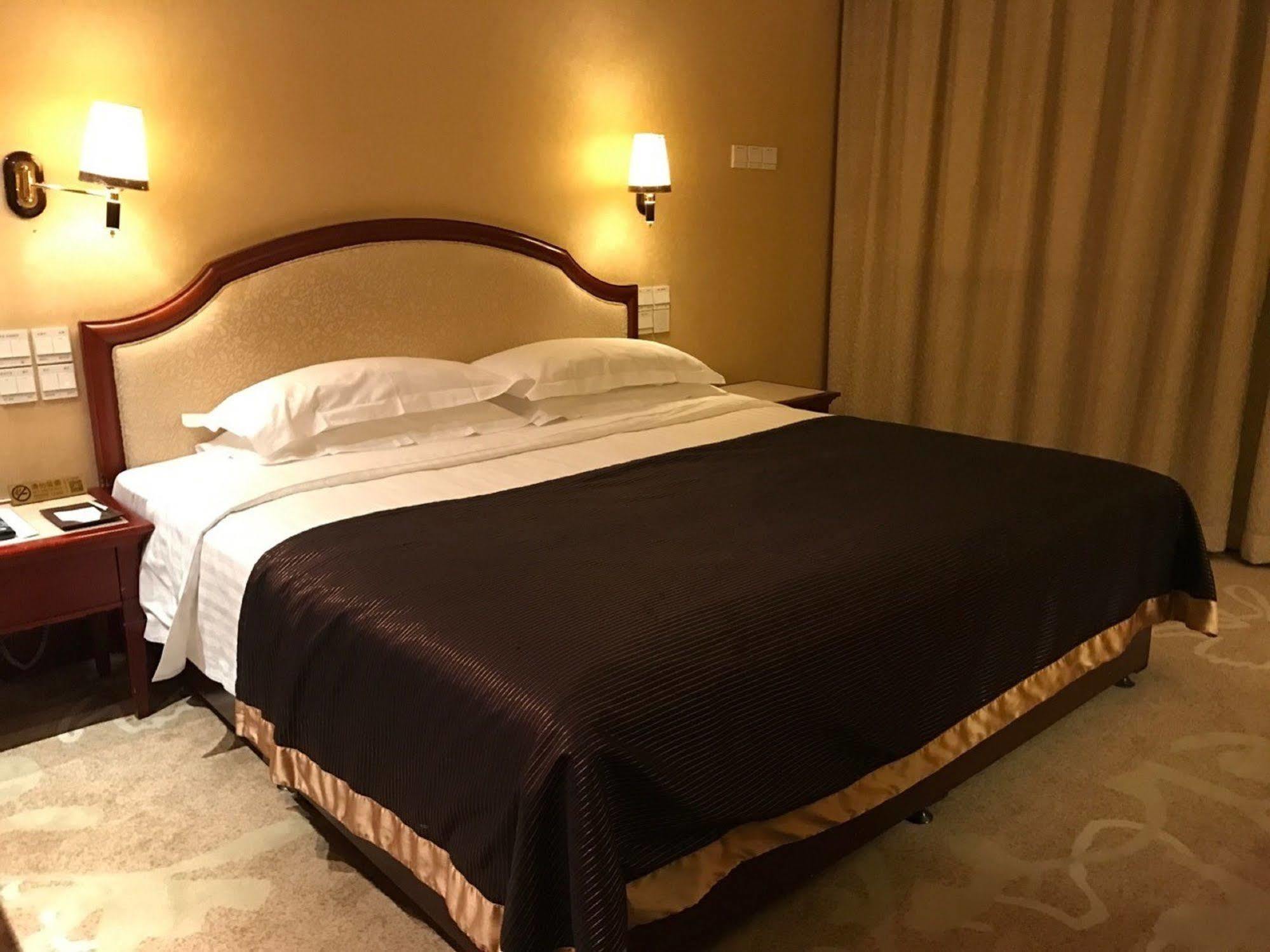 Beijing King Wing Hot Spring Hotel Екстер'єр фото